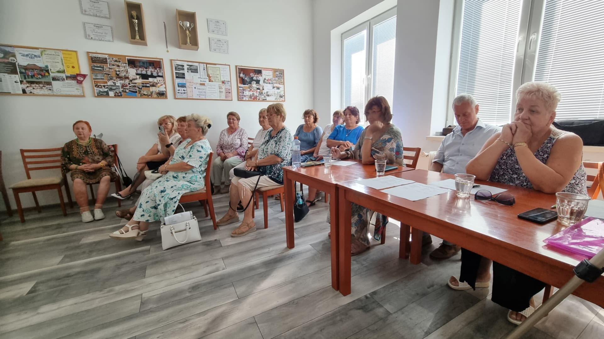 Okresná súťaž seniorov v umeleckom prednese poézie, prózy a vlastnej tvorby — foto 2
