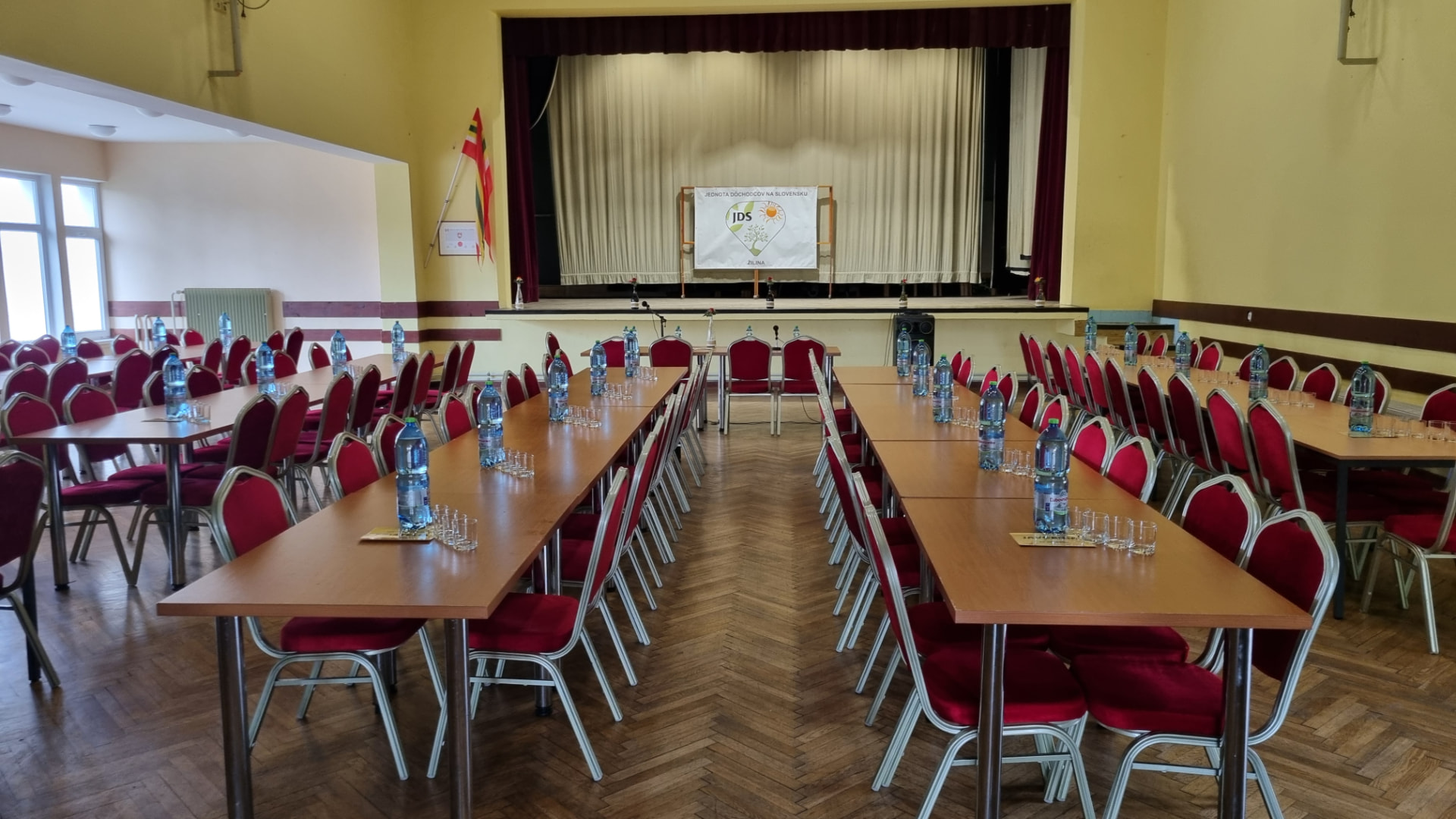 Okresná prehliadka speváckych a tanečných súborov — foto 1