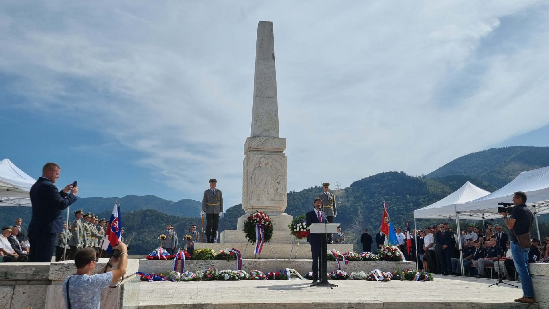 Oslavy 82. výročia SNP na vrchu Zvonica v Strečne — foto 4