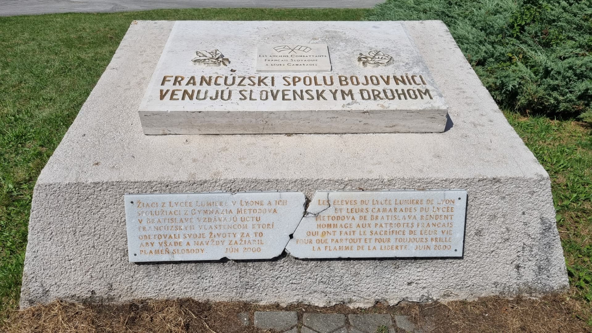 Oslavy 82. výročia SNP na vrchu Zvonica v Strečne — foto 2